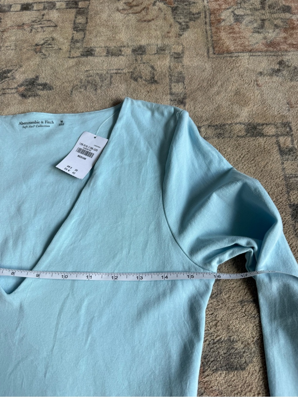 Abercrombie & Fitch Long Sleeve V-Neck Top – Light Blue - Picture 6 of 8